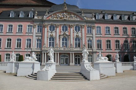 Keurvorstelijk Paleis voorzijde
