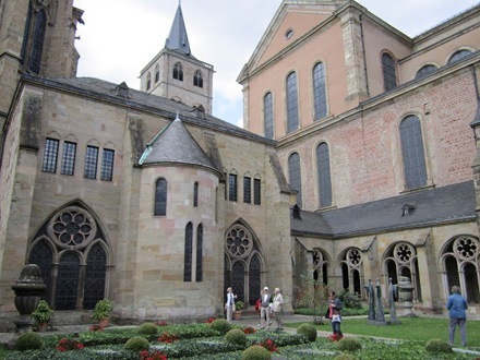 Binnenplaats Dom St.Peter