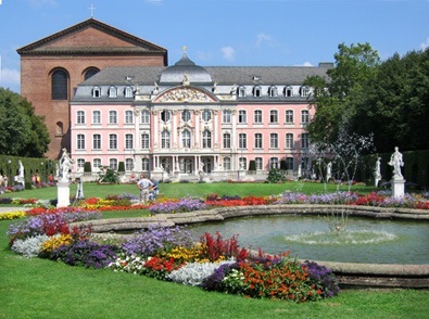 Keurvorstelijk Paleis met tuin